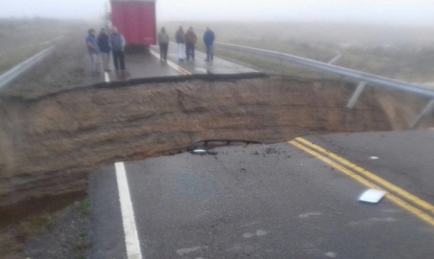 Comodoro Rivadavia: se abrió una grieta en la ruta 3 y permanece aislada
