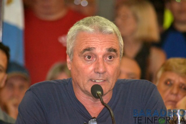 Touzet «Nosotros seguimos, tratamos de dialogar, yo no quiero que a la gente la echen»
