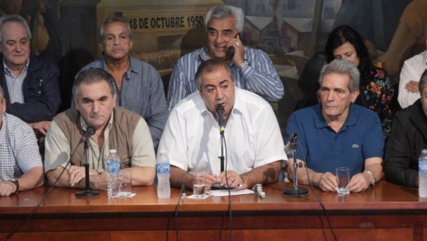 Con ironías a Macri y críticas a la represión, la CGT evaluó el paro nacional
