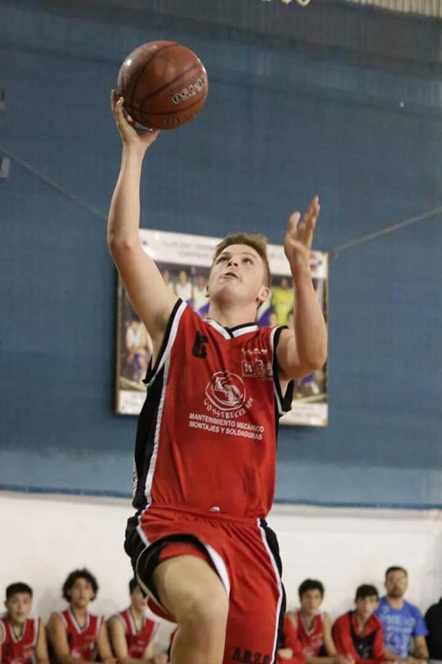 Martín Cossi, campeón zonal con U15 Selección Zarate Campana