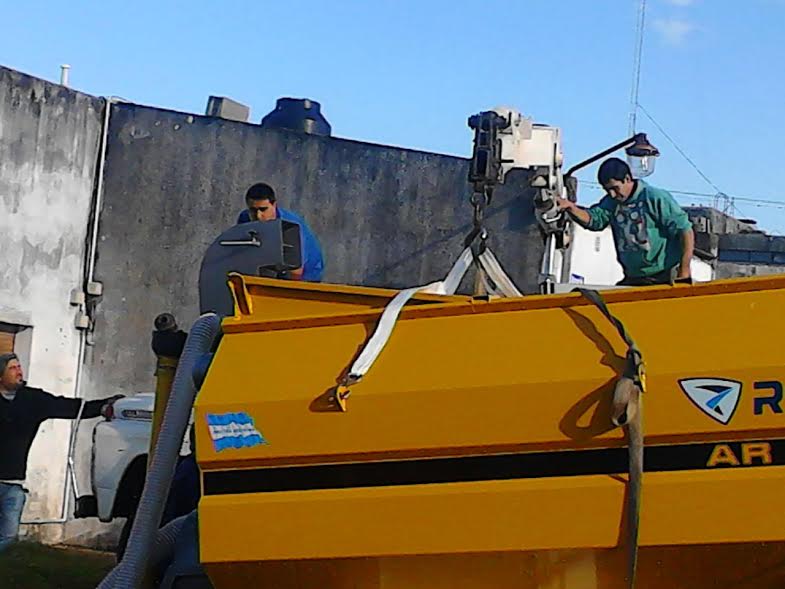 El municipio adquirió una aspiradora de hojas