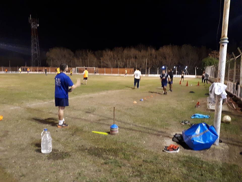 12 refuerzos en Sportivo para el Federal B