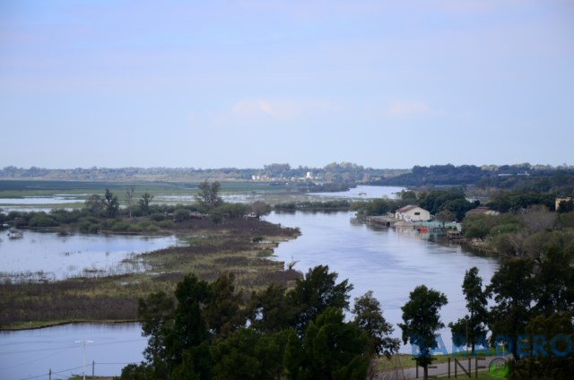 El Prefecto Peralta estimó que la crecida del río no llegará los niveles de alerta
