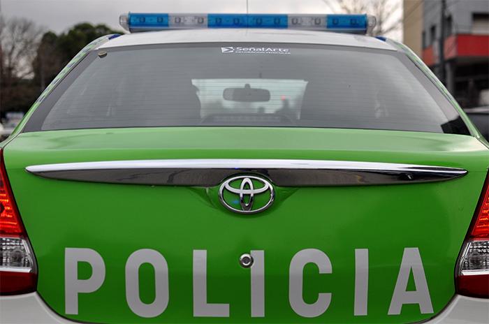 Encuentran una hidrolavadora y una garrafa con pantalla, escondidas en un terreno baldío