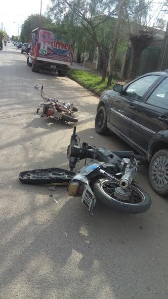 Chocaron dos motos