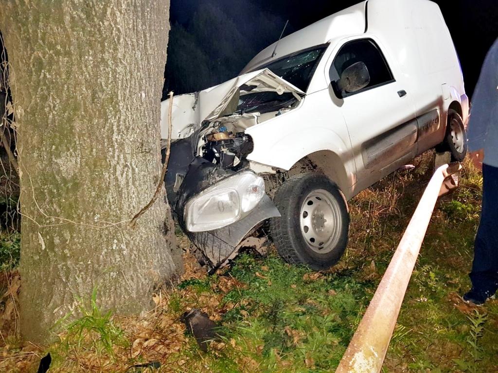 San Pedro. Conductor lesionado al colisionar contra un árbol en “la Curva de la Muerte”