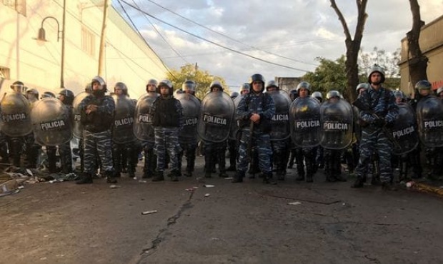 Desalojo violento en Pepsico: Citan a Triaca a dar explicaciones en el Senado