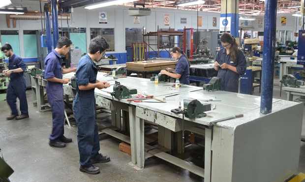 Docentes bonaerenses advierten que peligra la educación técnica y agraria con el nuevo “Ministro”