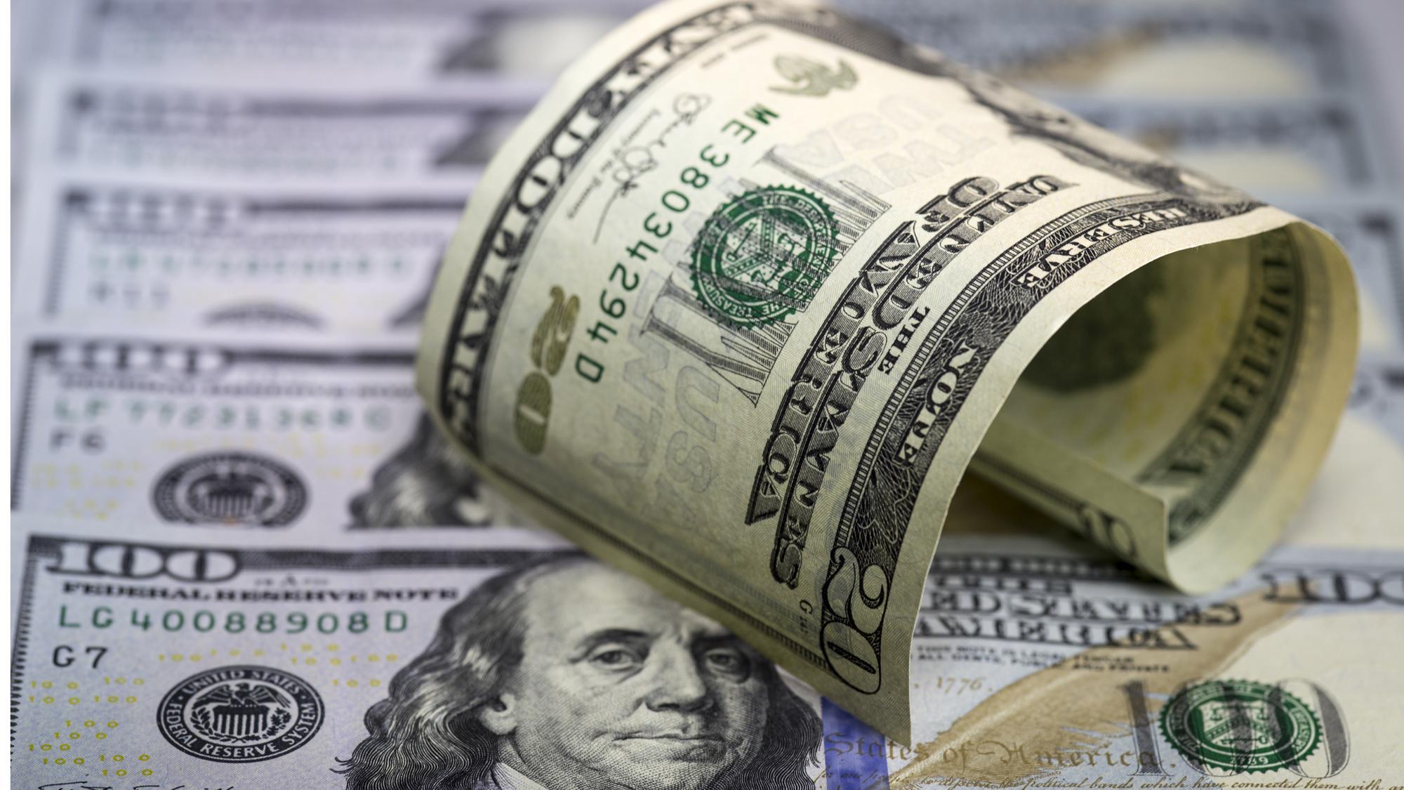 El dólar superó la barrera de los $ 17 y marcó un nuevo máximo histórico