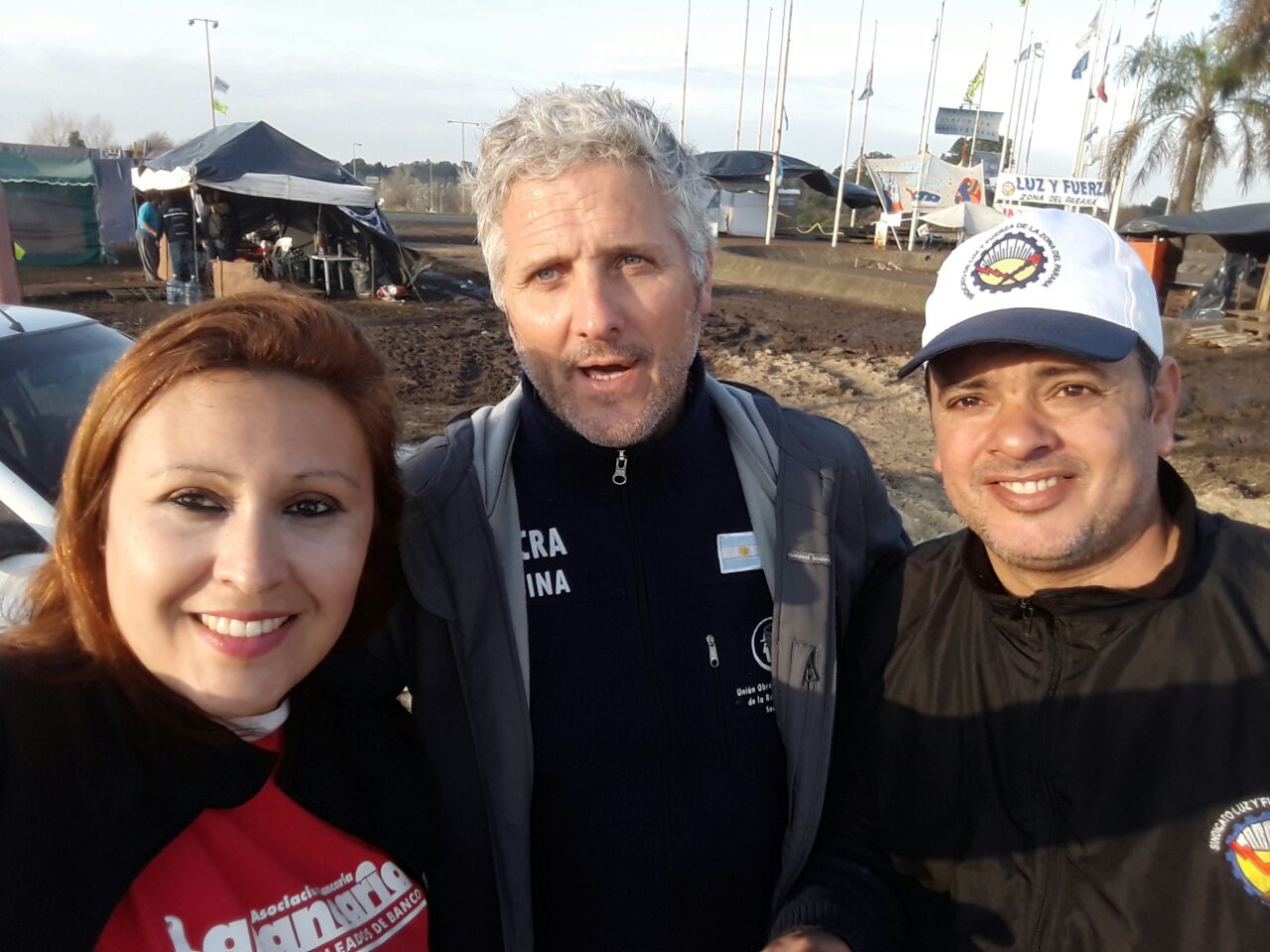 El pre candidato a Concejal Juan Lischetti marchó junto a los trabajadores
