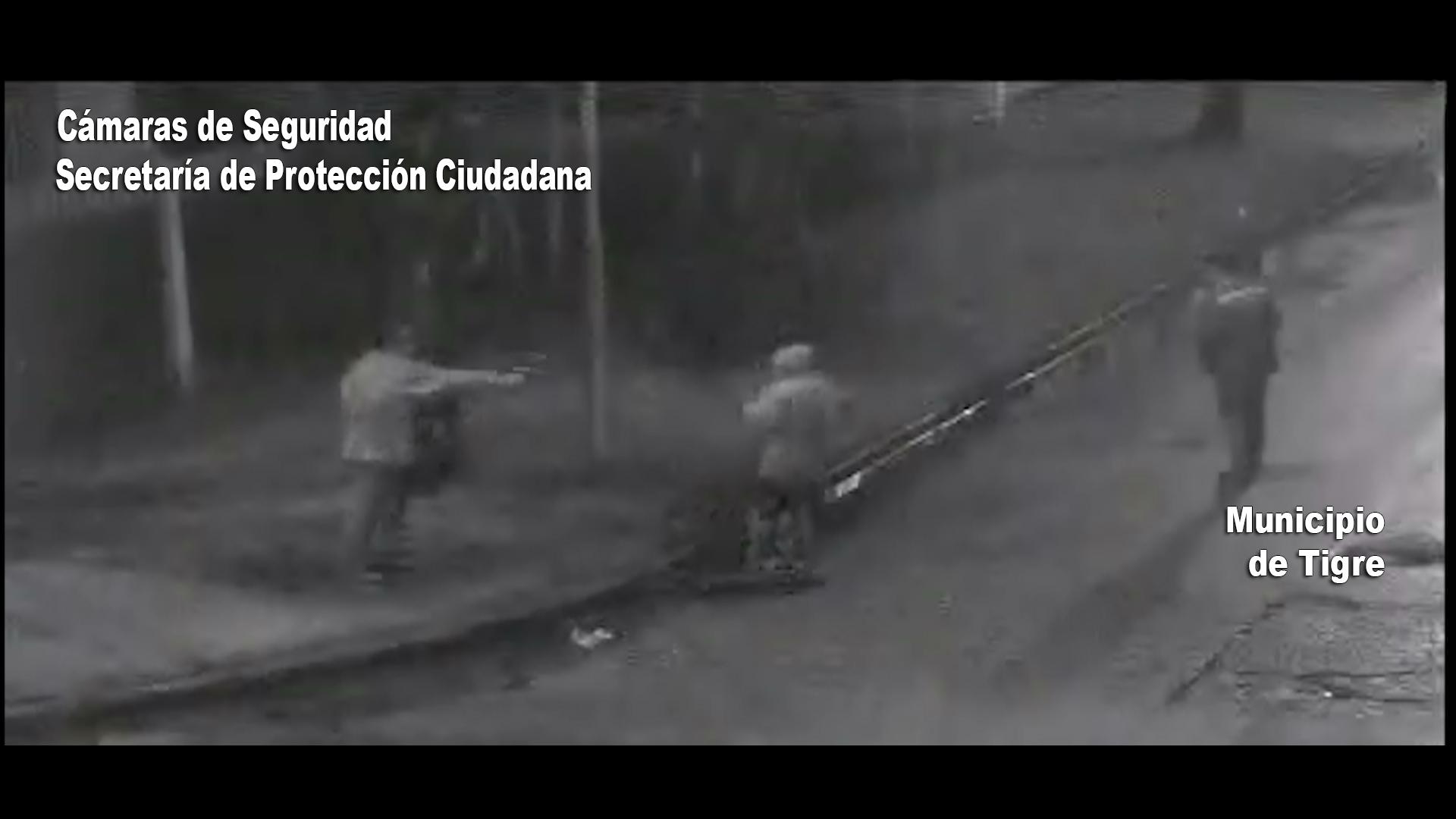 Intentaron robarle el celular a un gendarme y respondió a los tiros
