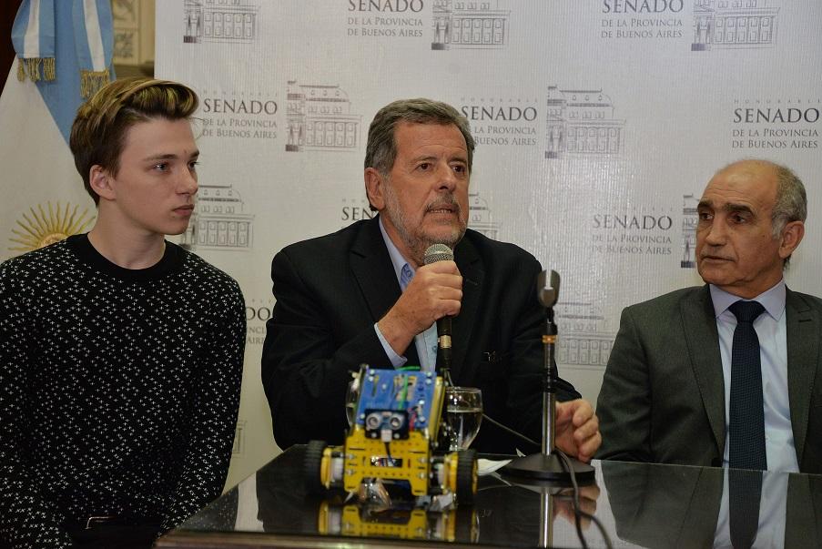 La Escuela Industrial recibió un Kits de robótica