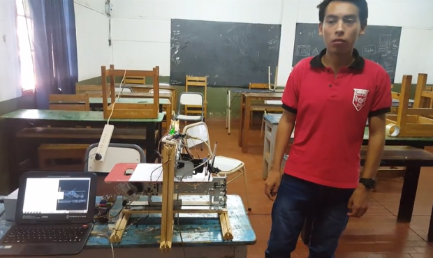 Inventó una impresora con una birome y recibirá ayuda para seguir estudiando
