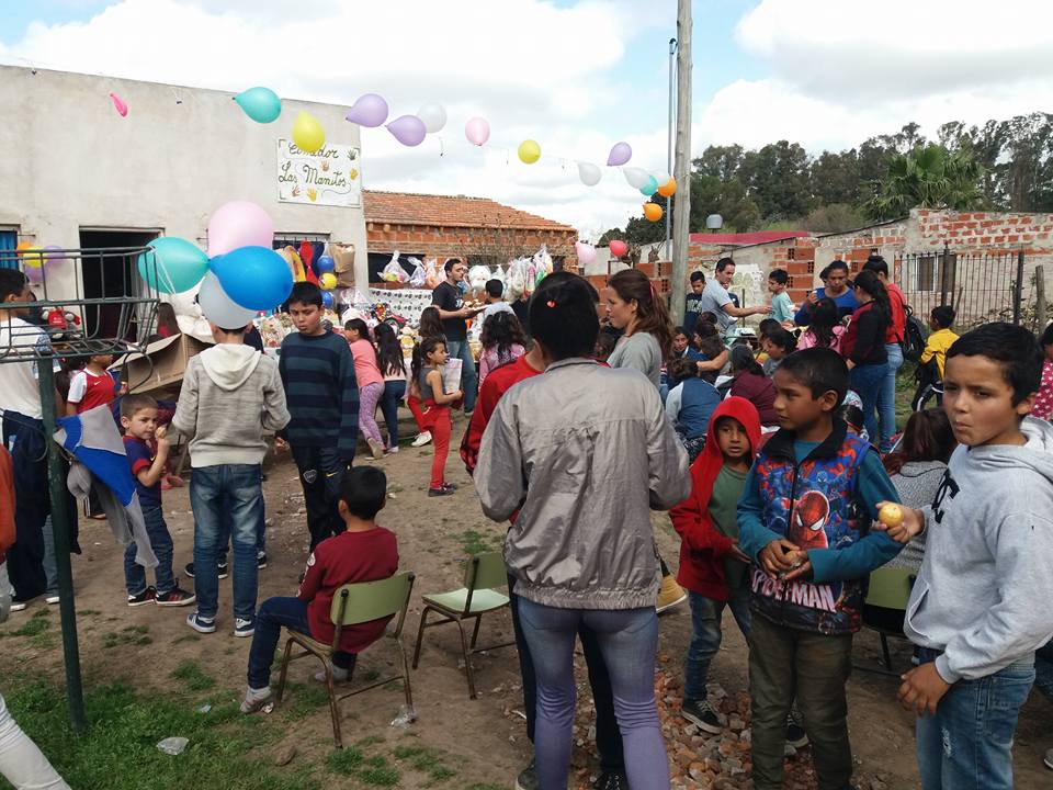 El comedor “Las Manitos” festejó el Día del Niño