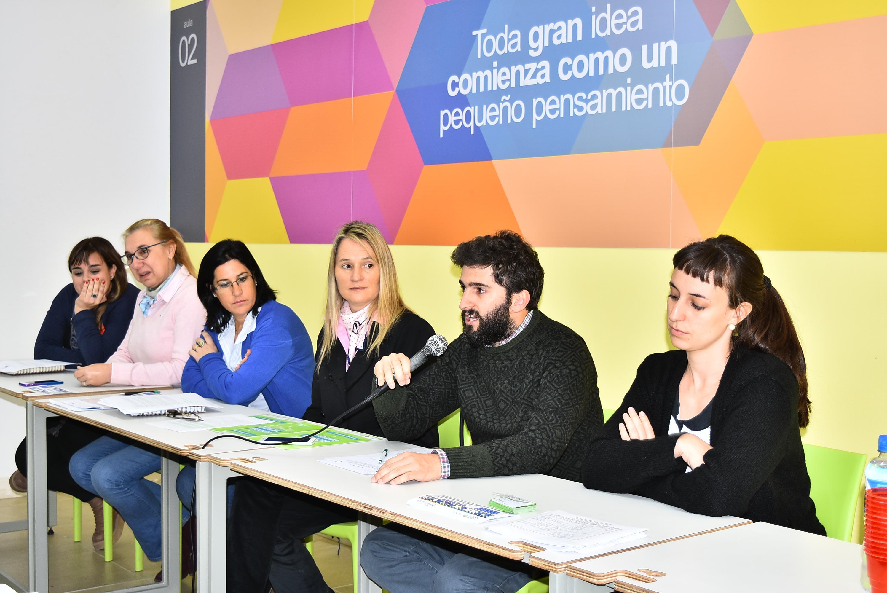 El Coordinador del Área de la Juventud es Federico Barros