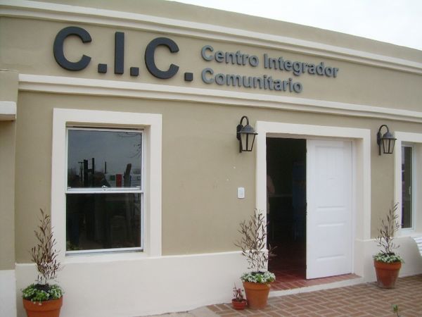 Un menor les robo a quienes hacían un curso en el CIC y lo atraparon