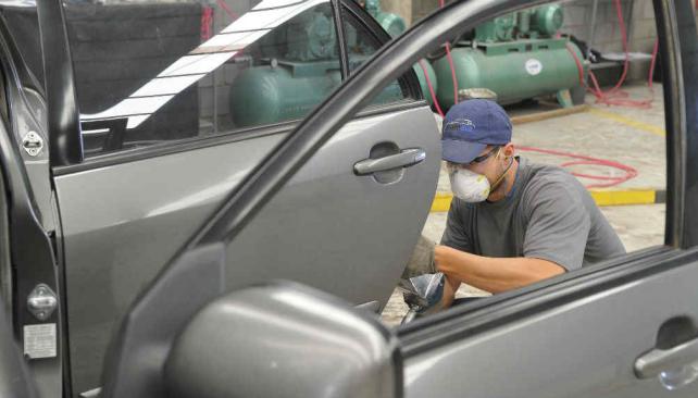¿Qué dice la nueva disposición del Gobierno sobre el grabado de autopartes?