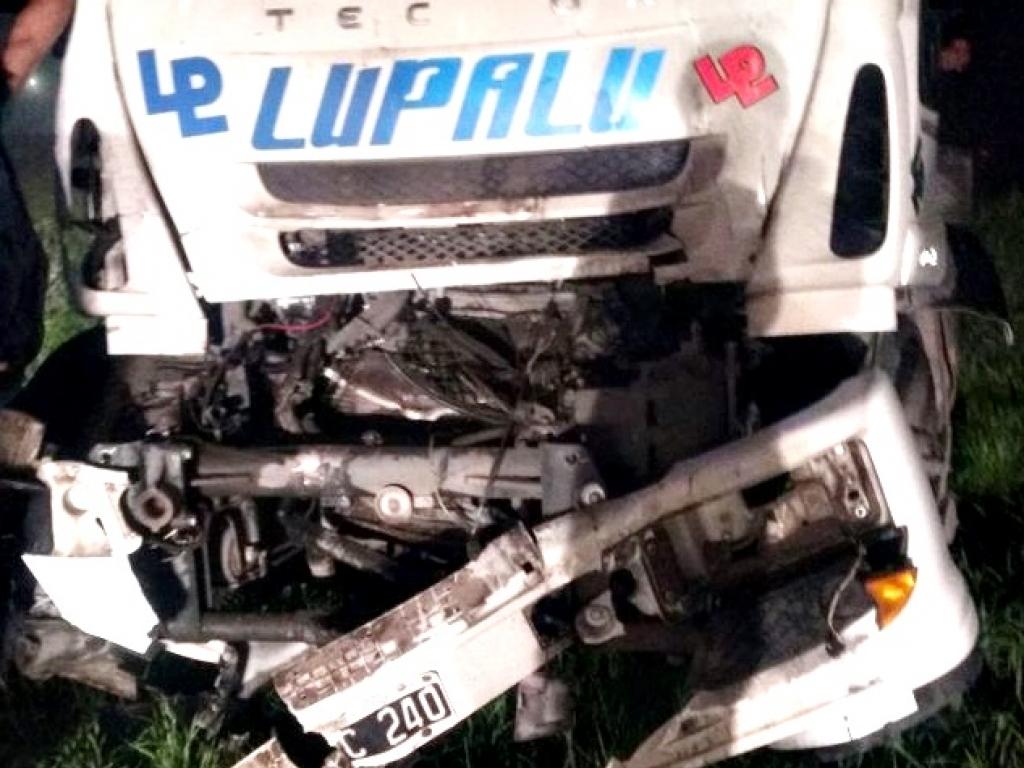 Choque de camiones en la Ruta 9