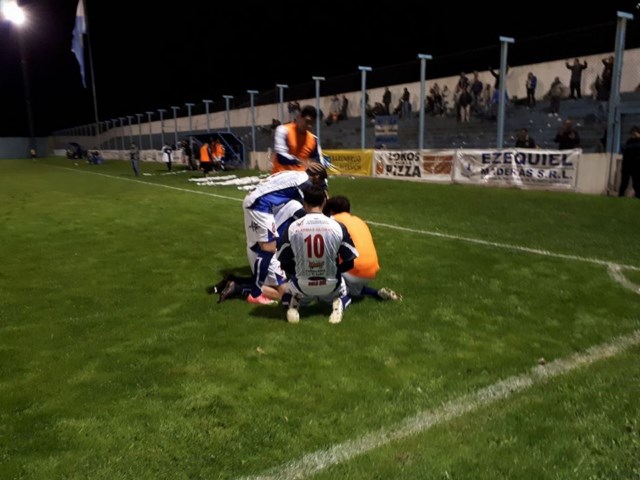 Sportivo empató 3 a 3 en Pergamino y mantiene la punta