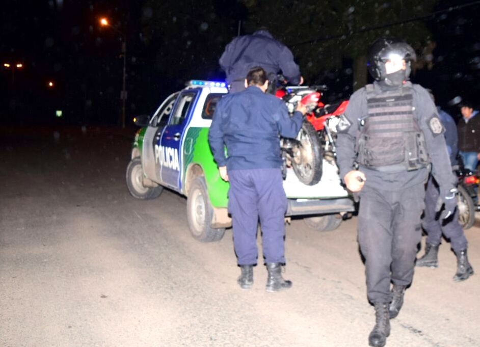 Sancionan a un policía por informar a motoqueros sobre controles de transito
