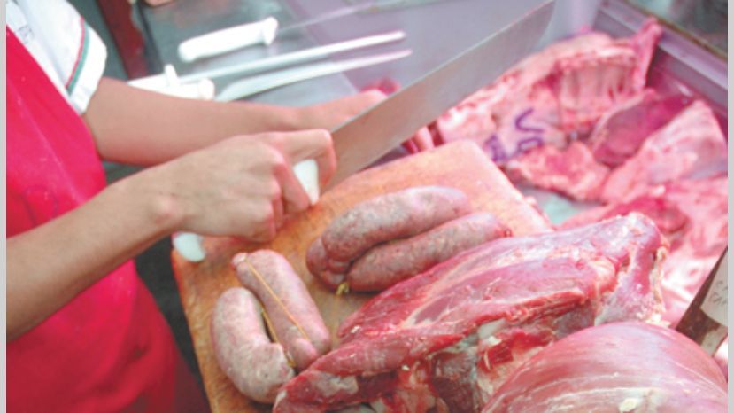 Policía e Inspección de Comercios controlan carnicerías