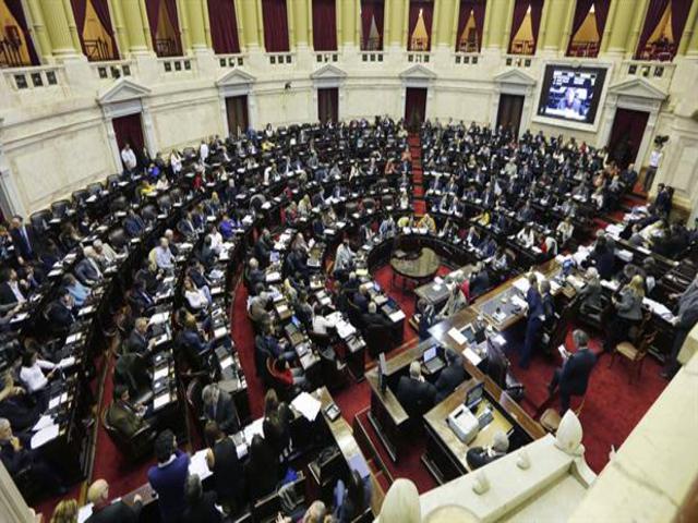 Diputados dio media sanción a un proyecto para restablecer los feriados puente