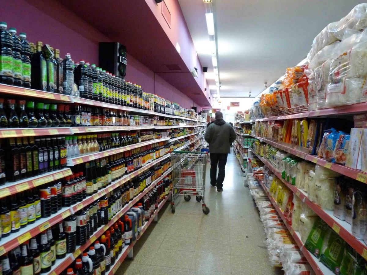 Robó mercadería de un supermercado chino y fue aprehendida