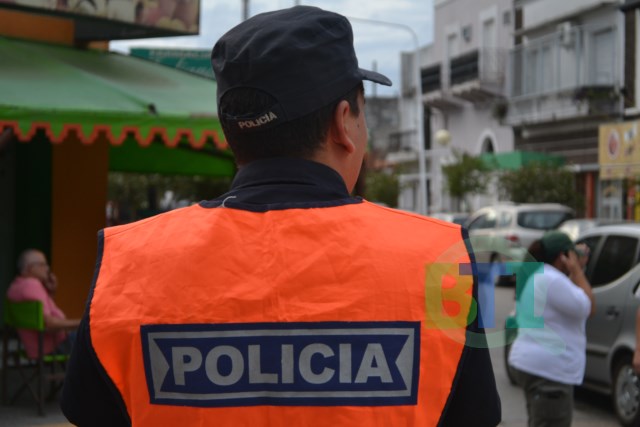 Accidente entre auto y moto. Un herido leve