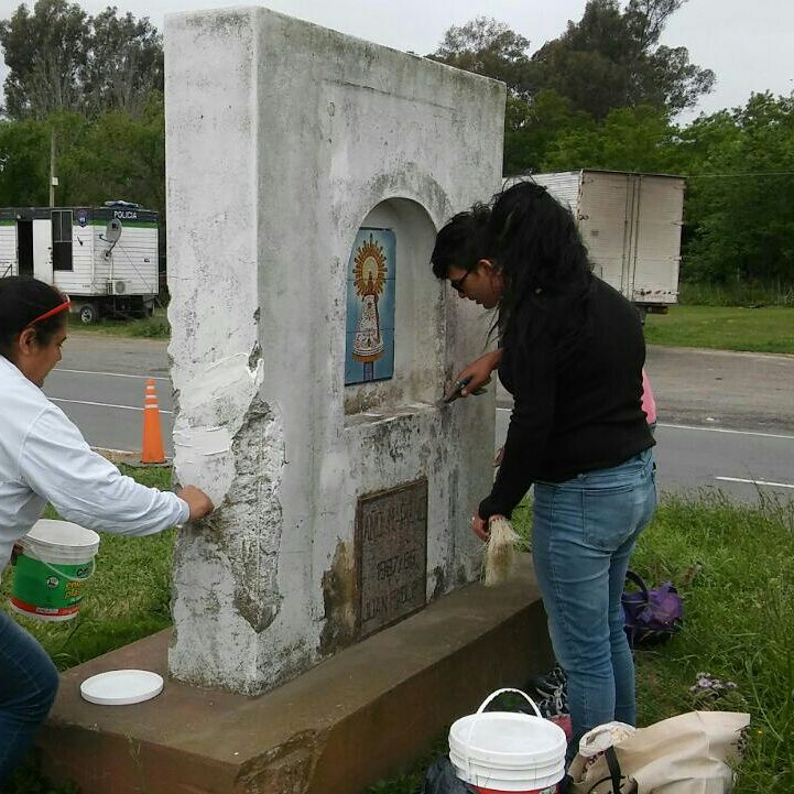 Acondicionaron el monolito con la Virgen del Pilar