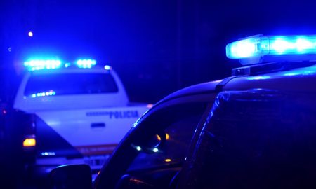 Golpean a un joven para robarle el celular