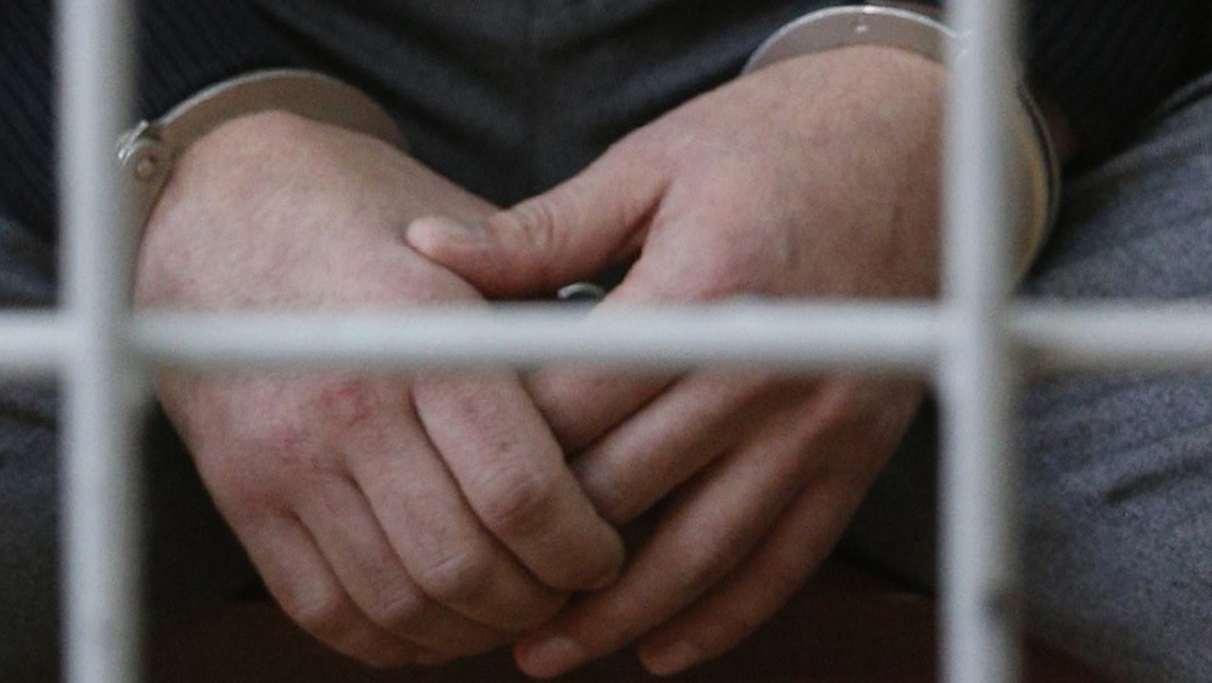 Detienen en un campo a un condenado