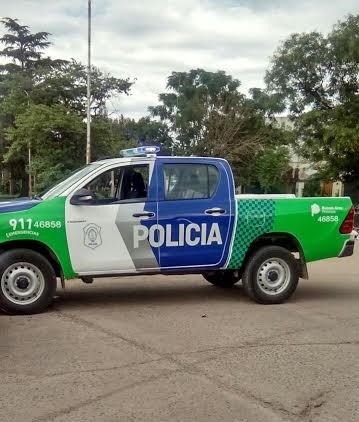 Choque entre auto y moto. El conductor de la moto se fracturó la clavícula