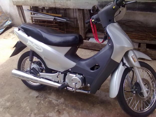 Roban una moto