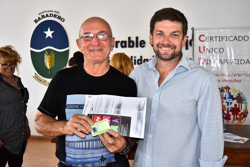 El municipio entregó pases multimodales para el acceso libre al transporte público
