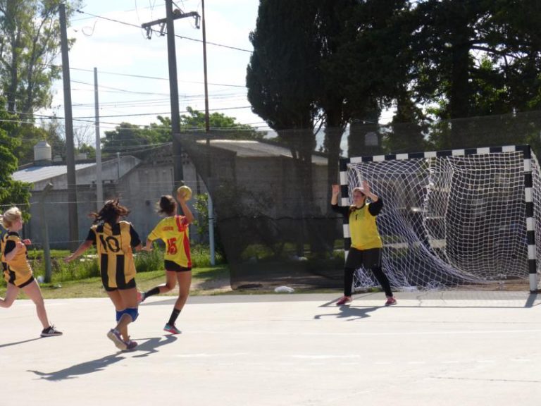 La Escuela Municipal de Handball actuó de local ante Don Bosco de San Nicolás