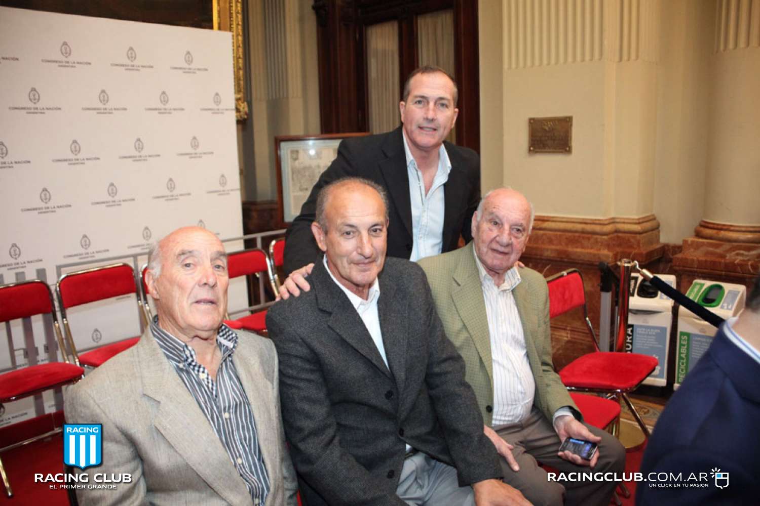 Miguel Mori junto al «equipo de José» distinguidos en el Congreso