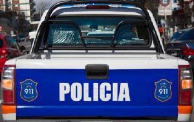 Accidente entre camioneta y moto