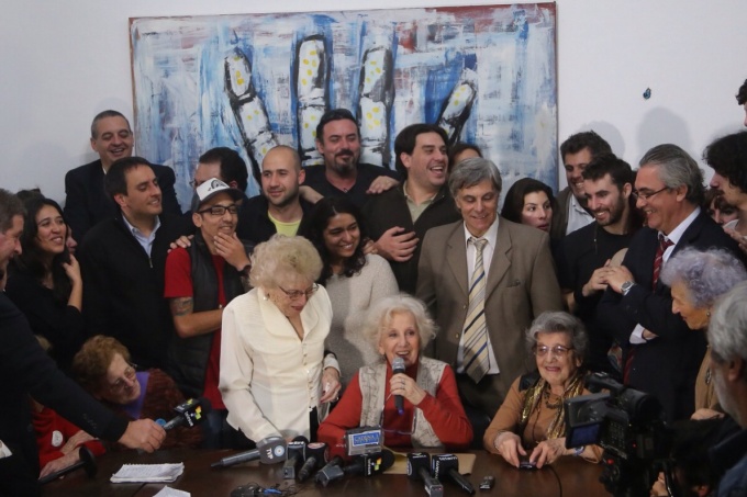 Otro reencuentro: Abuelas de Plaza de Mayo anunció la recuperación de la nieta 126