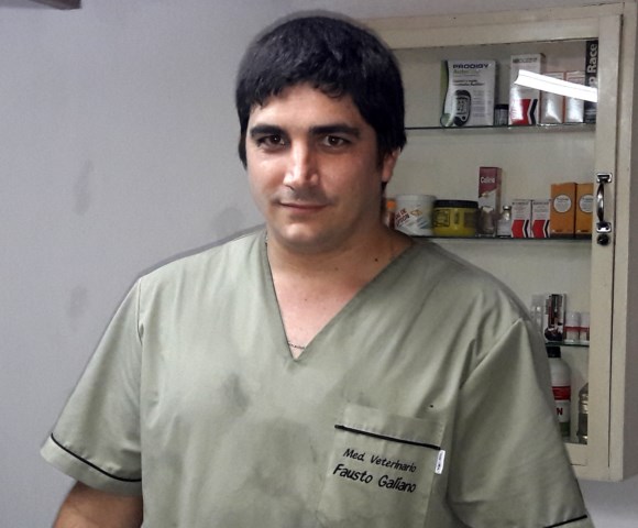 Fausto, nuevo veterinario baraderense especializado en análisis clínicos