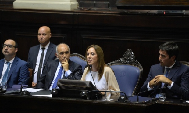 Intendentes, funcionarios, concejales y sindicalistas deberán presentar sus declaraciones juradas
