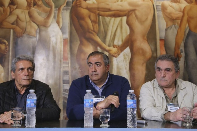 La CGT congeló el paro nacional y crecen las críticas por su pasividad ante la reforma