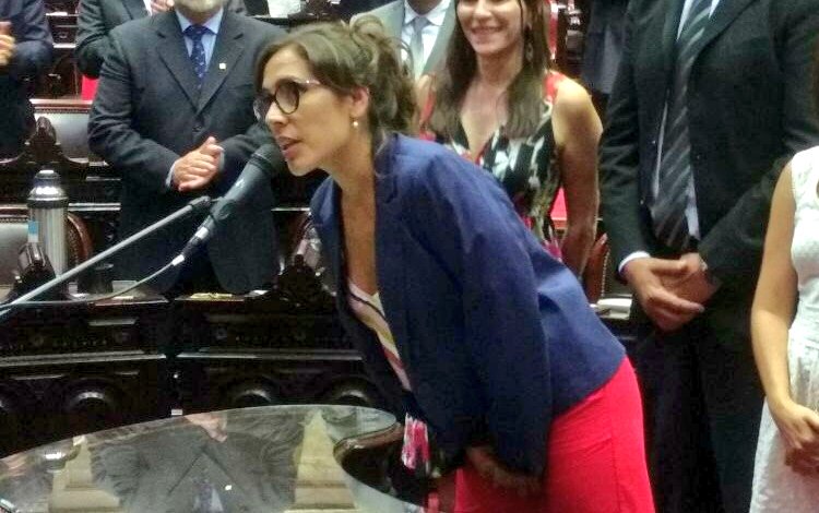 Josefina Mendoza es la Diputada Nacional más joven de la historia