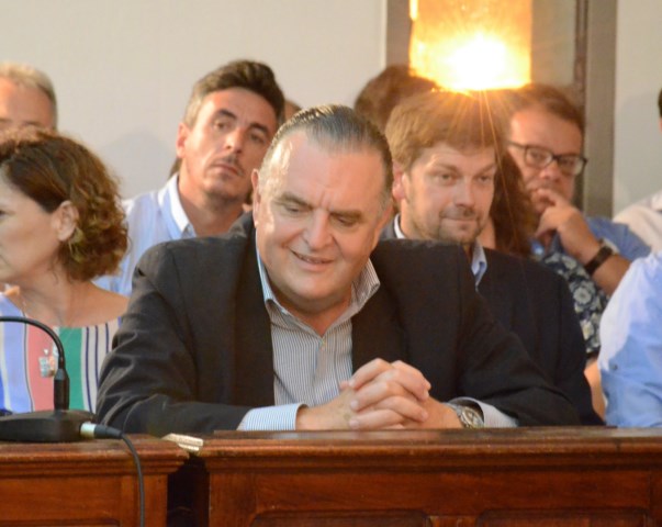 HCD. Carossi asumió y pidió licencia porque especula con su jubilación por invalidez