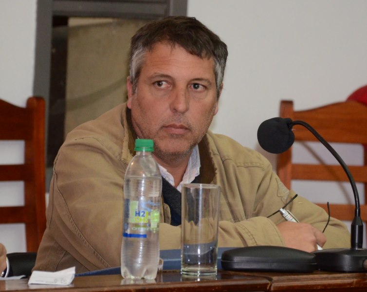 Olmos: «En lo personal creo que es el municipio quien tiene que hacer el festival»
