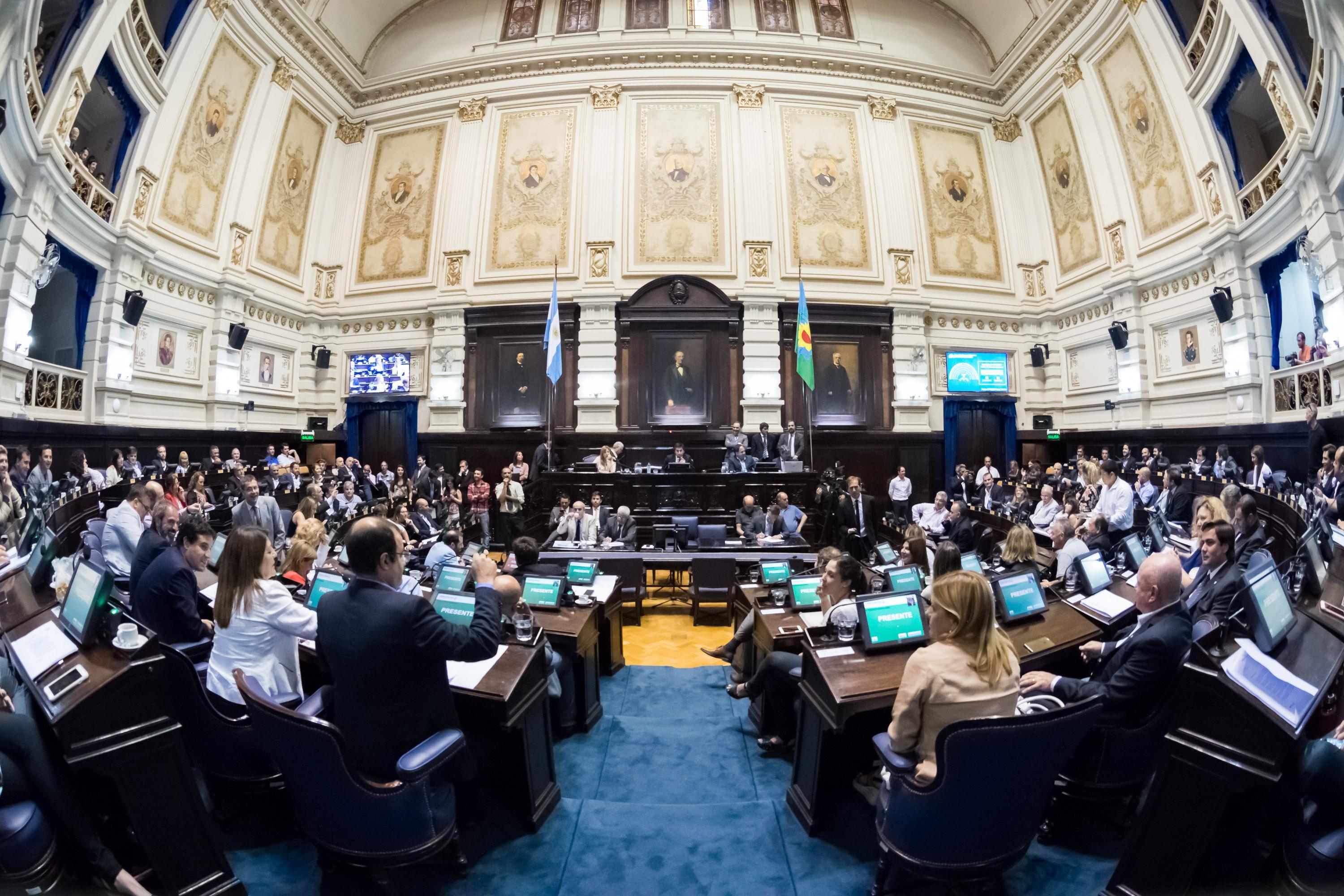 Se aprobó la adhesión al pacto fiscal entre el gobierno nacional y las provincias