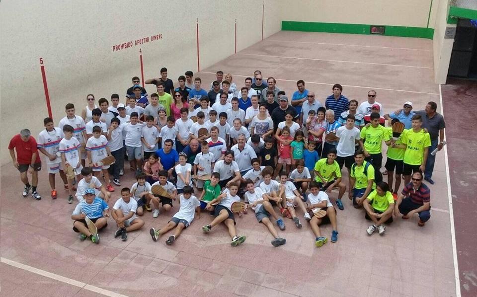La Escuela Municipal de Pelota Paleta dijo presente en la Copa de Infantiles y Menores en Ramallo