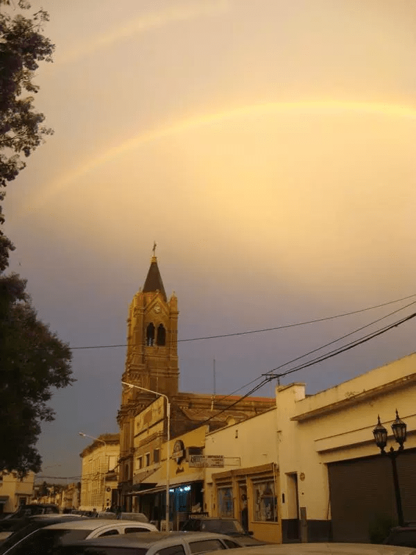 Domingo – por Hugo Pezzini