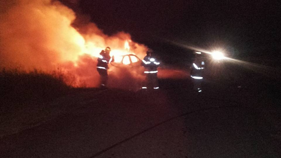 Se incendió un auto en el camino a Portela