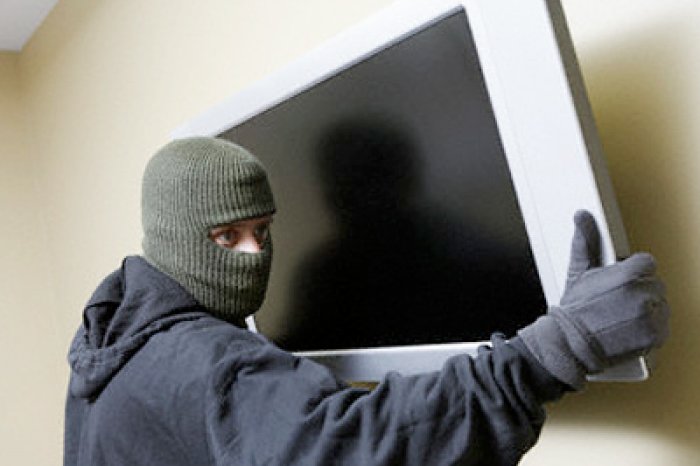 Robaron en una vivienda, a las pocas horas atraparon al ladrón recuperando las cosas