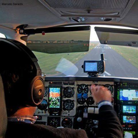 Esteban, chofer de avión